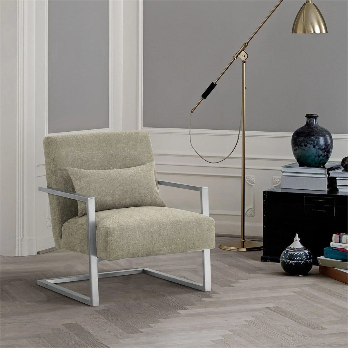 Gray Fabric Upholstered Accent Chair Q940
